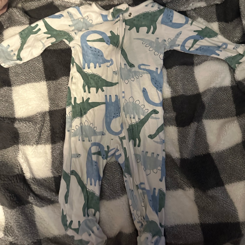 Dino pj lot